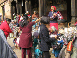 helping volunteers nepal